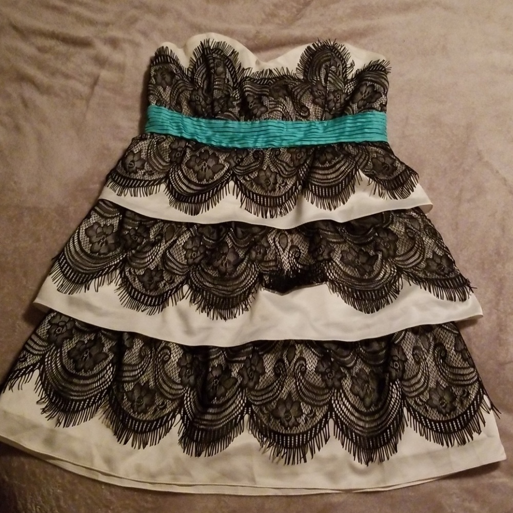 Starpless sweetheart satin and lace dress